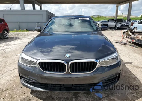 2019 BMW 540 I из США, поврежденный, VIN WBAJE5C57KG919138